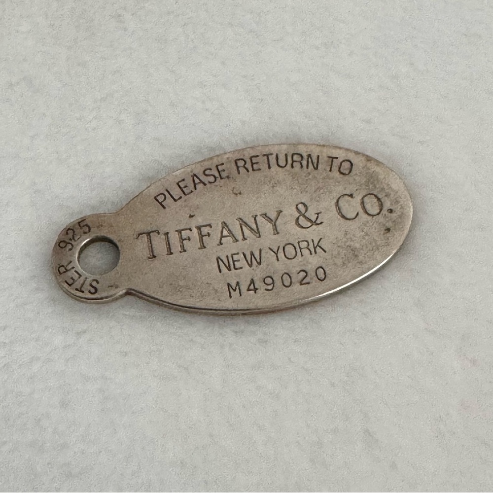 Tiffany & Co. Silver 925 Sterling Return To Pendant Keychain Oval Hand Tag